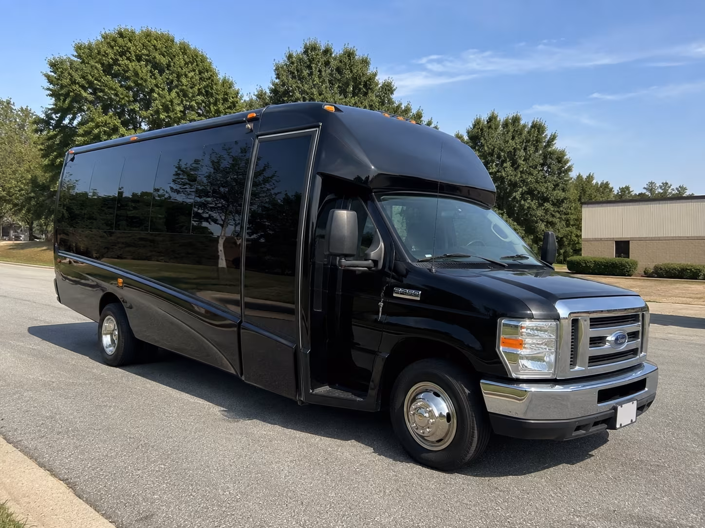 bus rentals for bands performers and touring groups through toledo