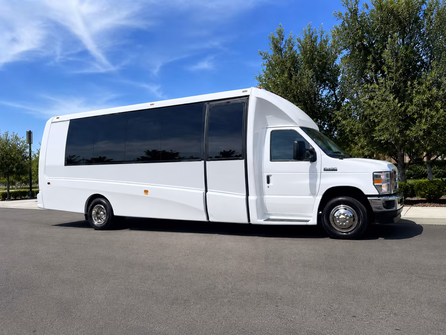 corporate airport transfer buses to and from toledo express airport