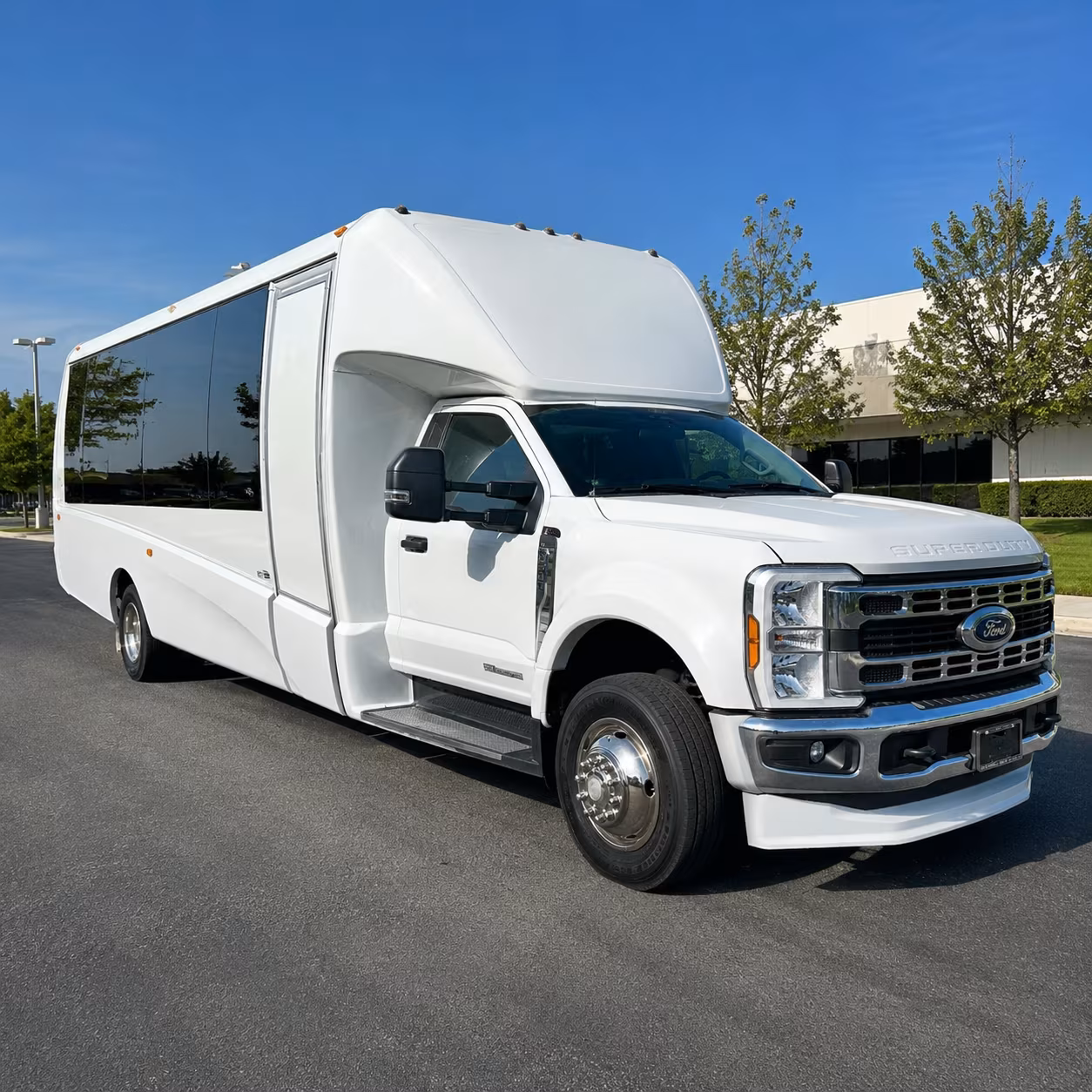 corporate and convention shuttle buses in toledo ohio