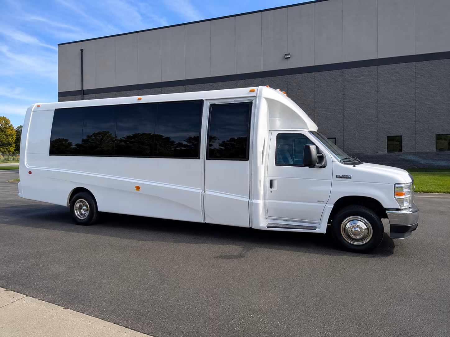 employee shuttle buses for toledo companies and corporate campuses