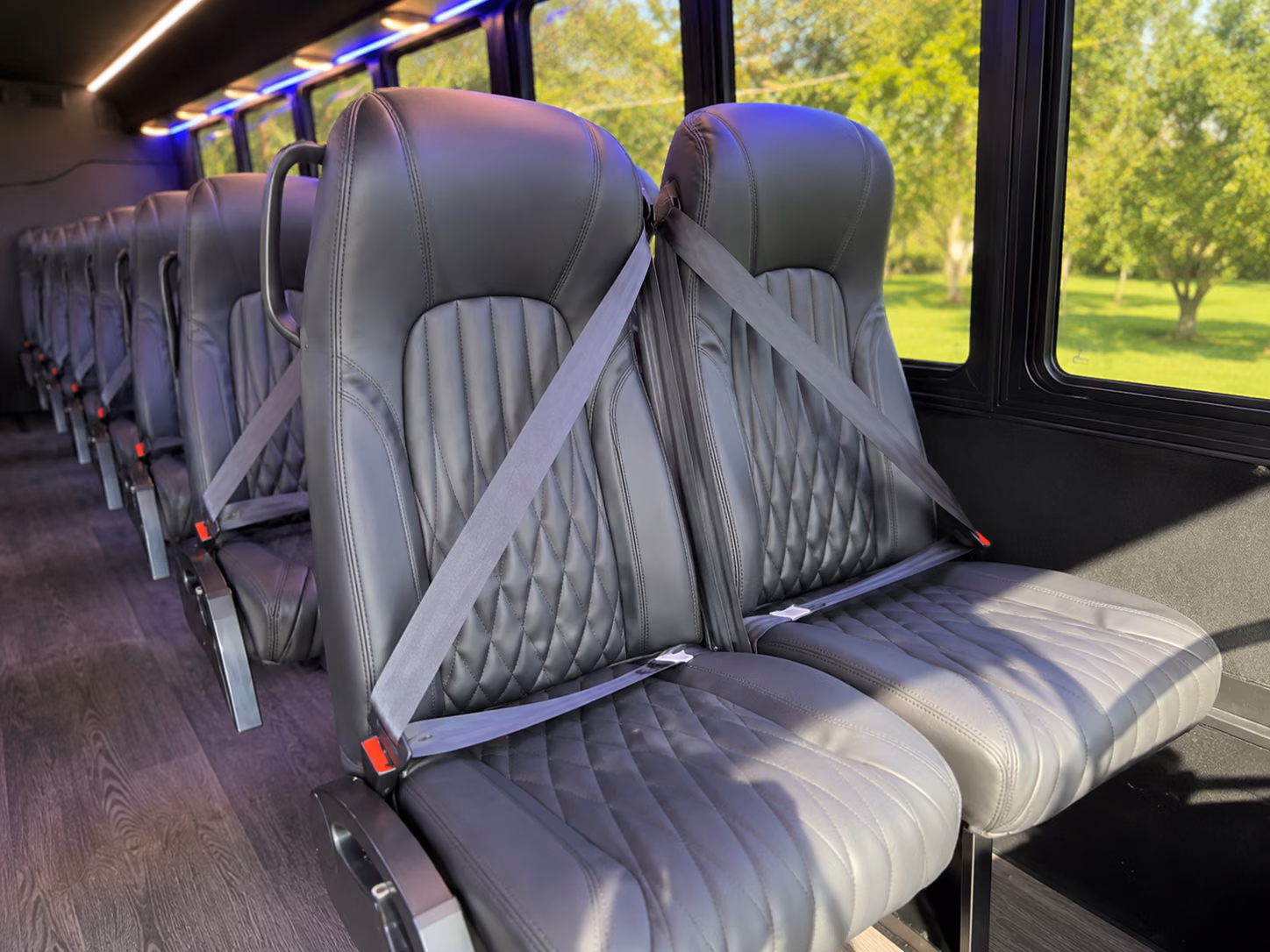 minibus rentals for small group winery crawls around maumee and perrysburg