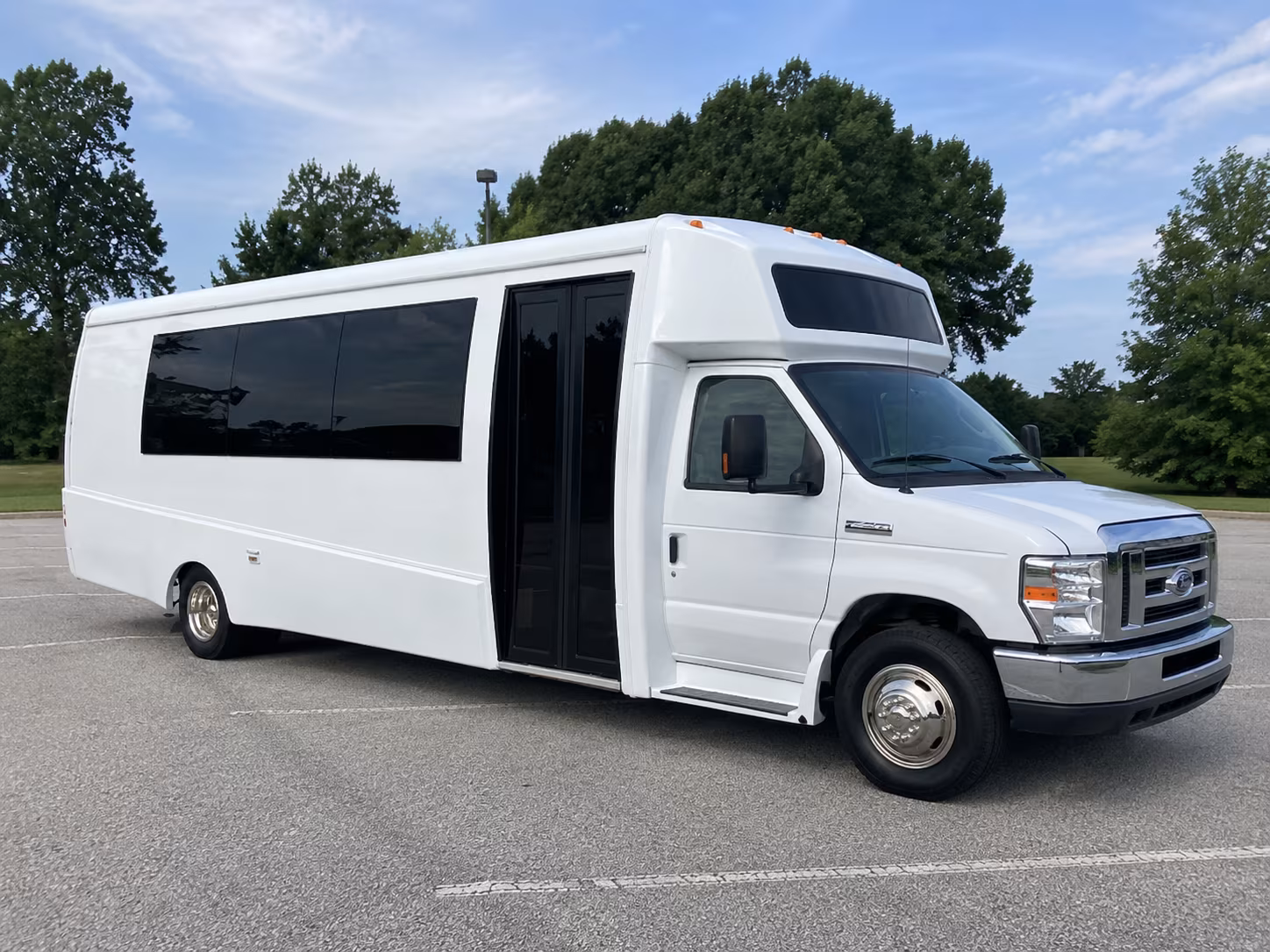 toledo 18 passenger party bus