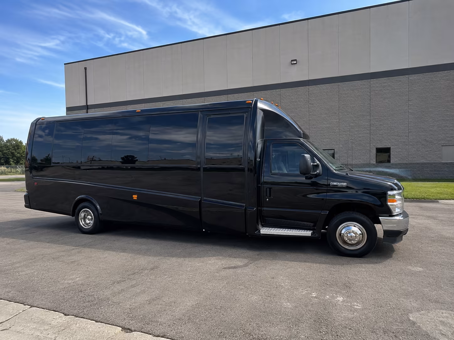 toledo concert bus rentals for groups heading to detroit and cleveland shows