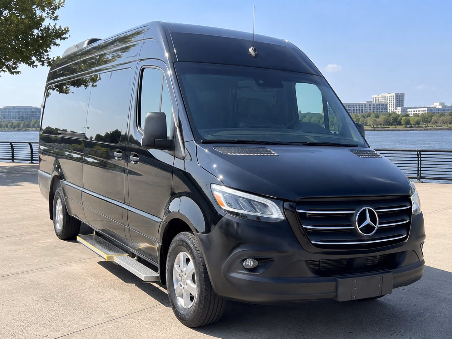 toledo sprinter van with driver